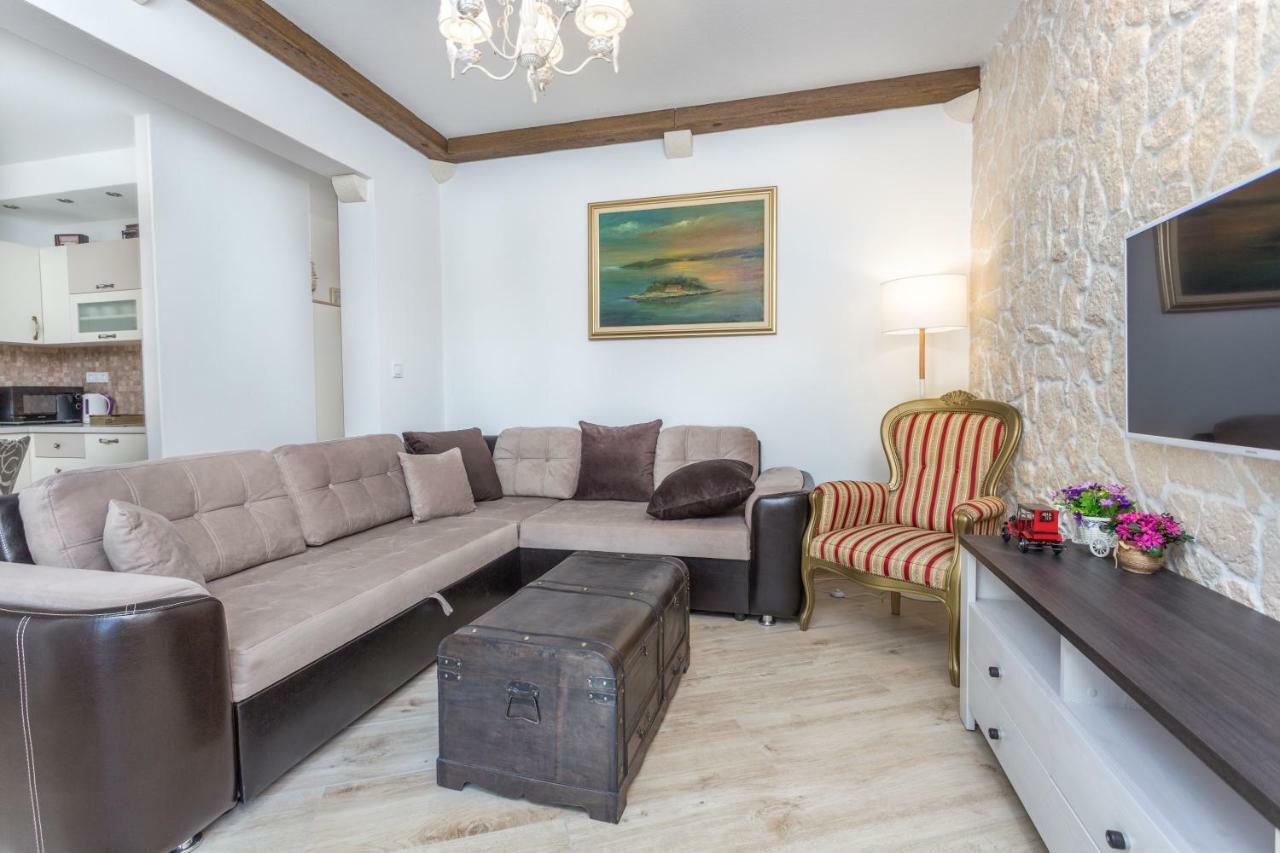 Villa Capitis In The Center هفار المظهر الخارجي الصورة
